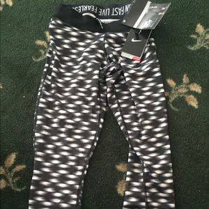 Nike relay tight brand new